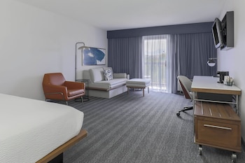 Room, 1 King Bed with Sofa bed, Balcony