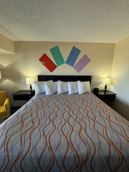 Deluxe Suite, 1 King Bed