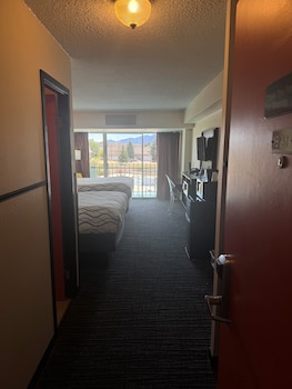 Superior Double Room, 2 Queen Beds, Mountain View