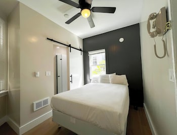 Standard Room, 1 Double Bed, Private Bathroom