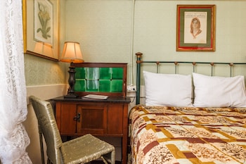 Standard Room, 1 Double Bed, Shared Bathroom