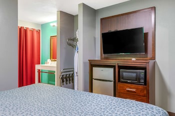 Suite, 1 King Bed, Non Smoking
