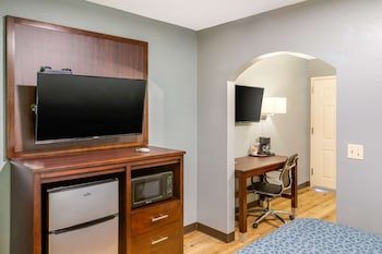 Suite, 1 King Bed, Non Smoking