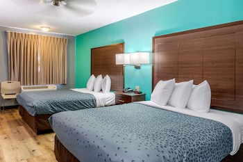 Room, 2 Queen Beds, Non Smoking, Poolside