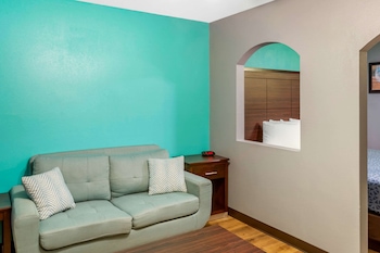 Suite, 1 King Bed, Non Smoking