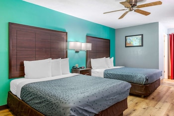 Room, 2 Queen Beds, Non Smoking, Poolside