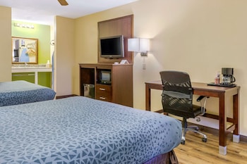 Standard Room, 2 Queen Beds, Non Smoking