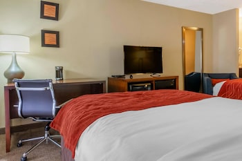 Room, 2 Double Beds, Non Smoking, Pool View