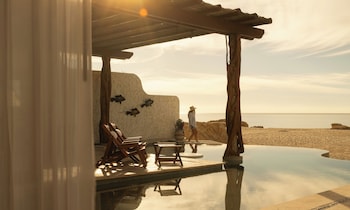 1 Bdrm Beachfront Signature Villa Media