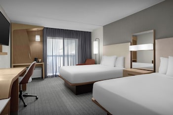 Room, 2 Queen Beds (Mobility/Hearing Accessible, Tub)