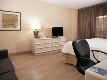 Standard Room, 1 King Bed, Accessible