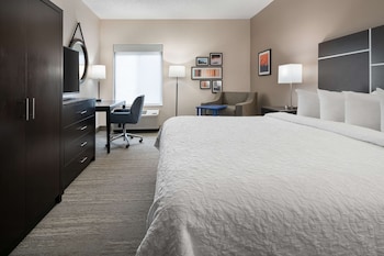 Standard room with two queen beds