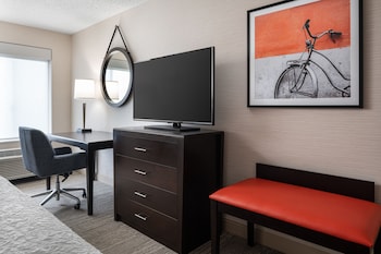Standard room with two queen beds