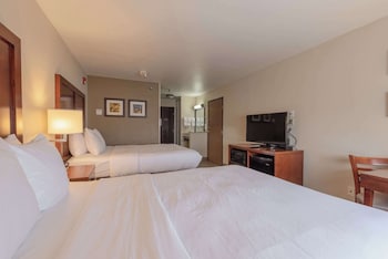 Room, 2 Queen Beds, Accessible, Non Smoking