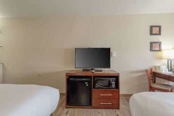 Room, 2 Queen Beds, Non Smoking