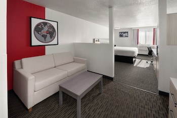 Deluxe Room, 1 King Bed, Non Smoking