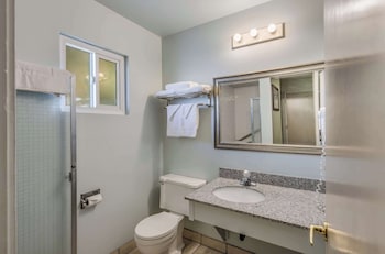 Standard Room, 2 Queen Beds, Non Smoking
