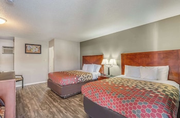 Standard Room, 2 Queen Beds, Smoking