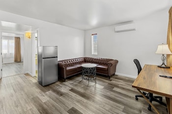 Suite, 2 Queen Beds, Non Smoking