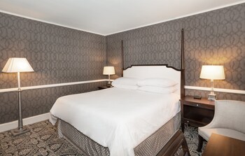 Room, 1 King Bed (Robert Johnson)