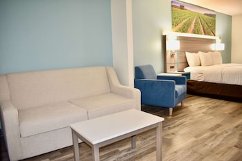 Suite, 1 King Bed, Non Smoking