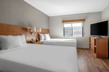 Guestroom Two Queens