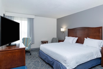 Room, 1 King Bed, Mobility Accessible, Microwave