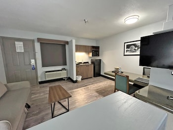 Suite, 1 King Bed, Non Smoking (with Sofabed)