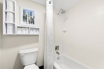 Standard Room, 2 Queen Beds, Accessible (Comm)