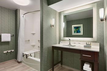 Suite, 1 King Bed, Accessible, Bathtub