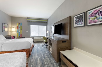 Room, 2 Queen Beds, Accessible, Bathtub