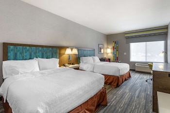 Room, 2 Queen Beds, Accessible, Bathtub