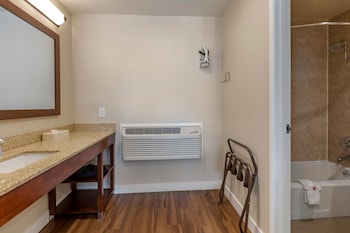 Suite, Multiple Beds, Accessible, Non Smoking