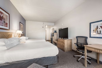 Room, 2 Queen Beds, Accessible (Roll in Shower)