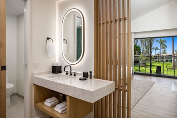 Room, 1 King Bed, Fireplace, Golf View