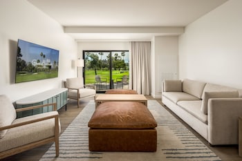 Suite, 1 King Bed, Accessible, Golf View (ADA Roll in Shower)
