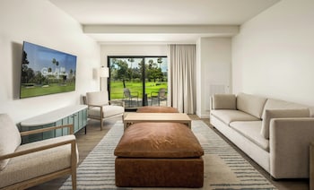 Suite, 1 King Bed, Accessible, Golf View (ADA Roll in Shower)