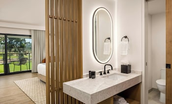 Room, 1 King Bed, Golf View