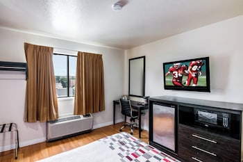 Deluxe Room, 1 Queen Bed, Non Smoking
