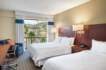 Deluxe Room, 2 Queen Beds, Patio