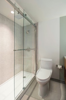 Deluxe Room, 1 King Bed, Patio