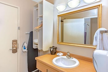 Deluxe Suite, 1 King Bed, Non Smoking (Deluxe Executive Suite)