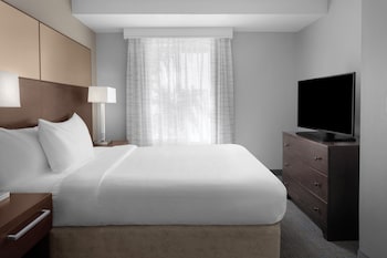 Suite, 2 Bedrooms, Fireplace (Hearing Accessible)
