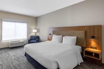 Standard Room, 1 King Bed, Accessible, Refrigerator & Microwave