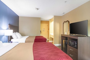 Standard Room, 2 Queen Beds, Non Smoking, Refrigerator & Microwave (2nd Floor)