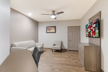 Suite, 1 King Bed, Non Smoking (2 Rooms )