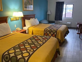 Room, Non Smoking (2 Queen Beds & 1 Sofabed)