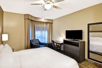 Room, 1 King Bed, Accessible, Fireplace (Roll-in Shower)