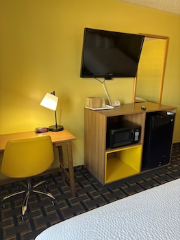Room, 1 King Bed, Non Smoking