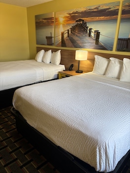 Room, 2 Queen Beds, Accessible, Non Smoking (Mobility, Tub w/ Grab Bars)